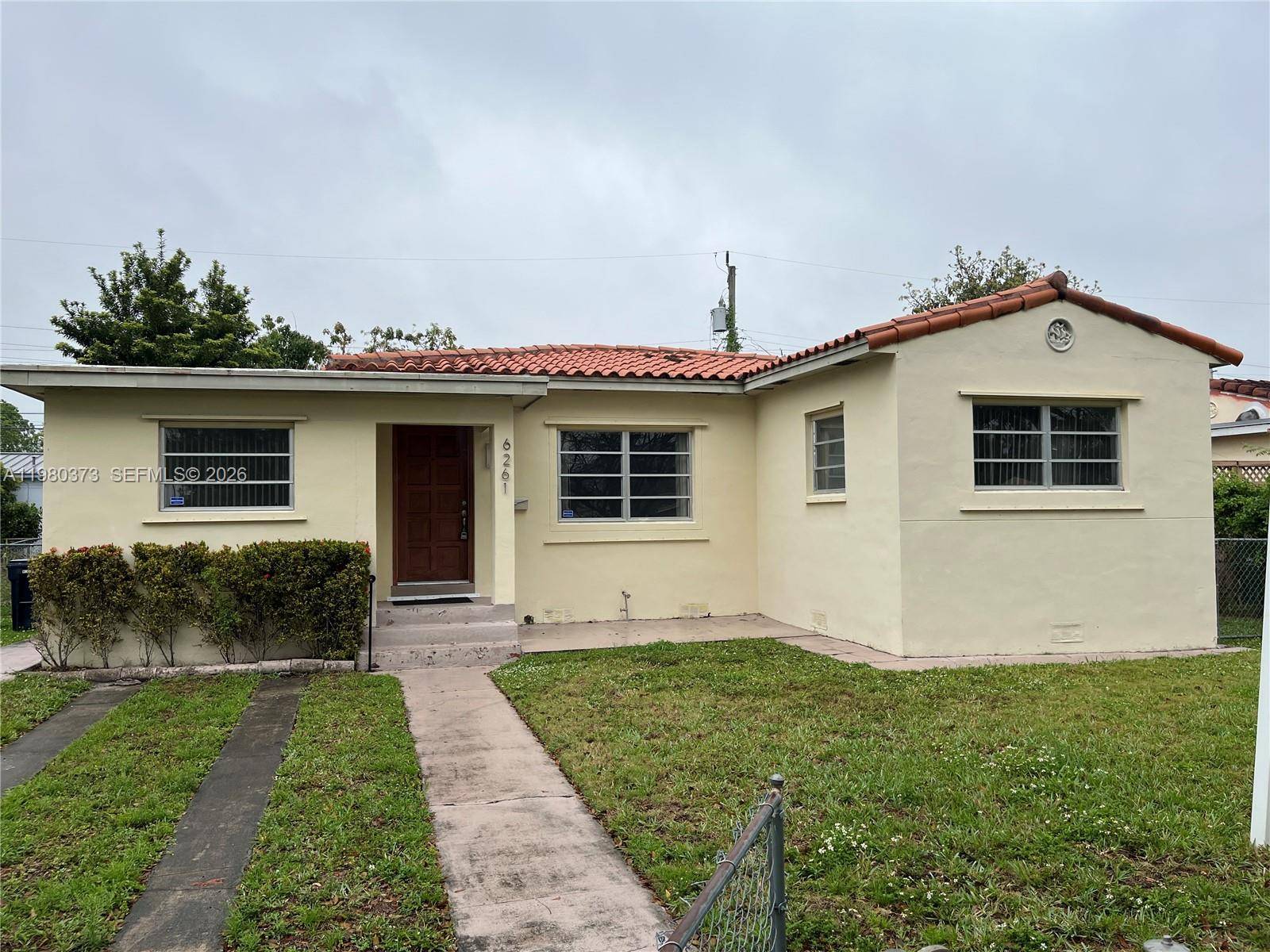 6261 NW 40th StVirginia Gardens - picture