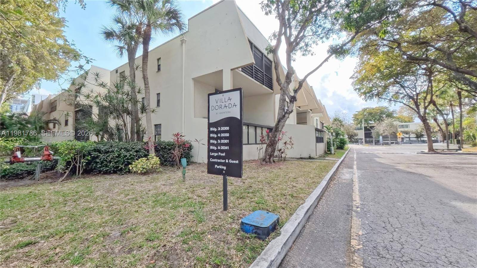 20300 W Country Club DrAventura - Condo 1-4 Stories,Condo condo unit PH18-3 - picture