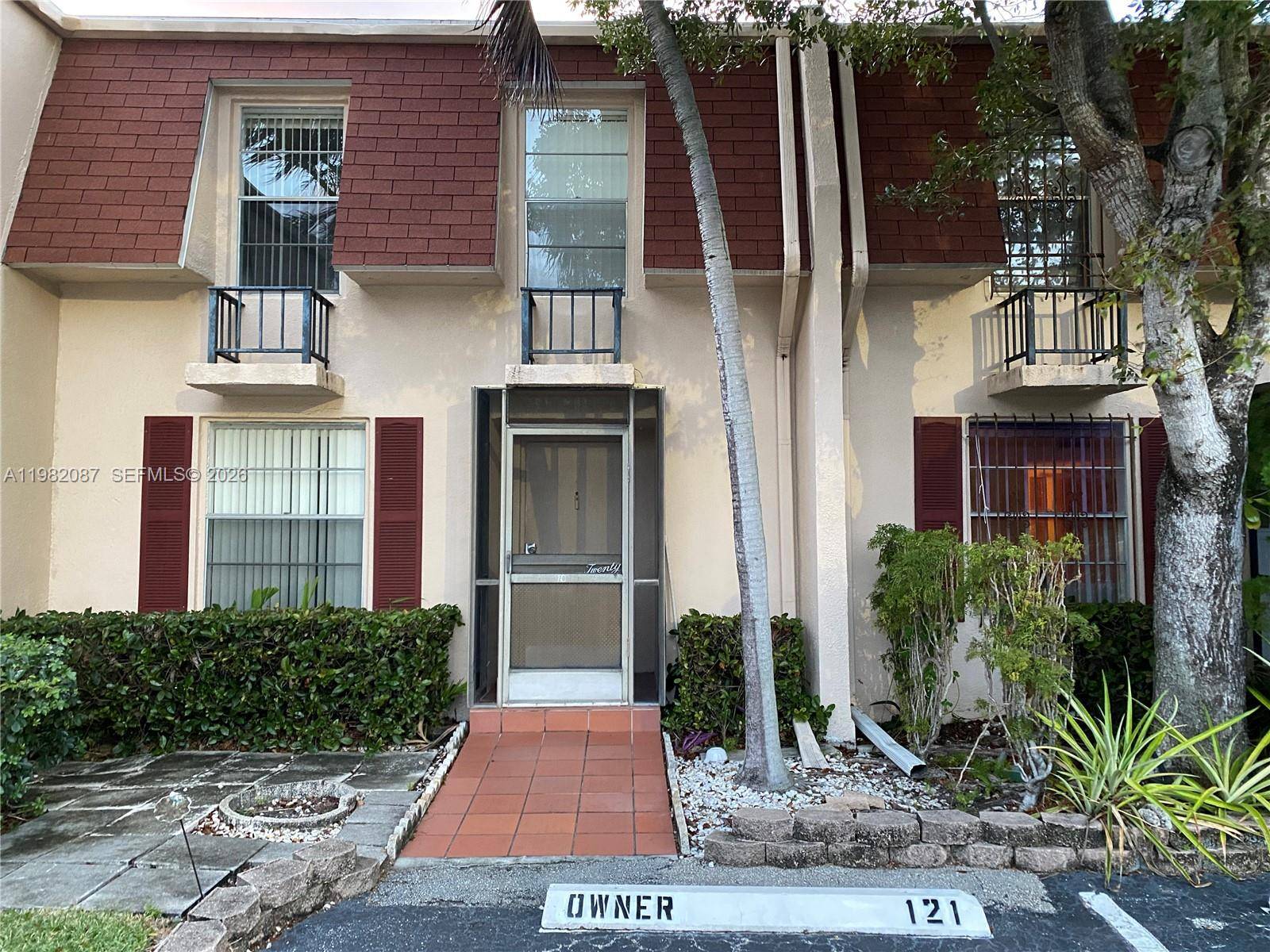 1951 Atlantic Shores BlvdHallandale Beach - Townhouse/Villa-Annual,Townhouse condo unit 20 - picture