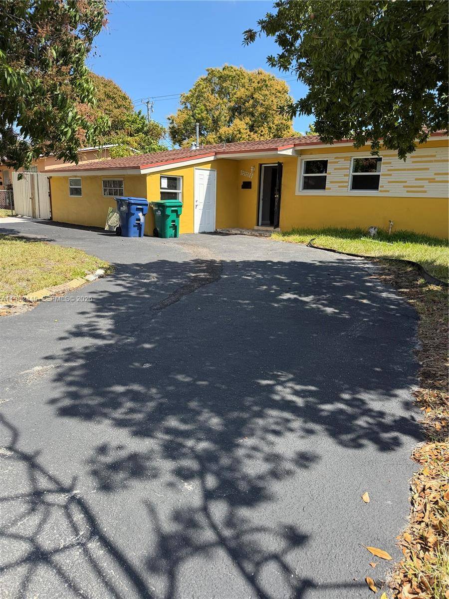 18811 NW 24th AveMiami Gardens - picture