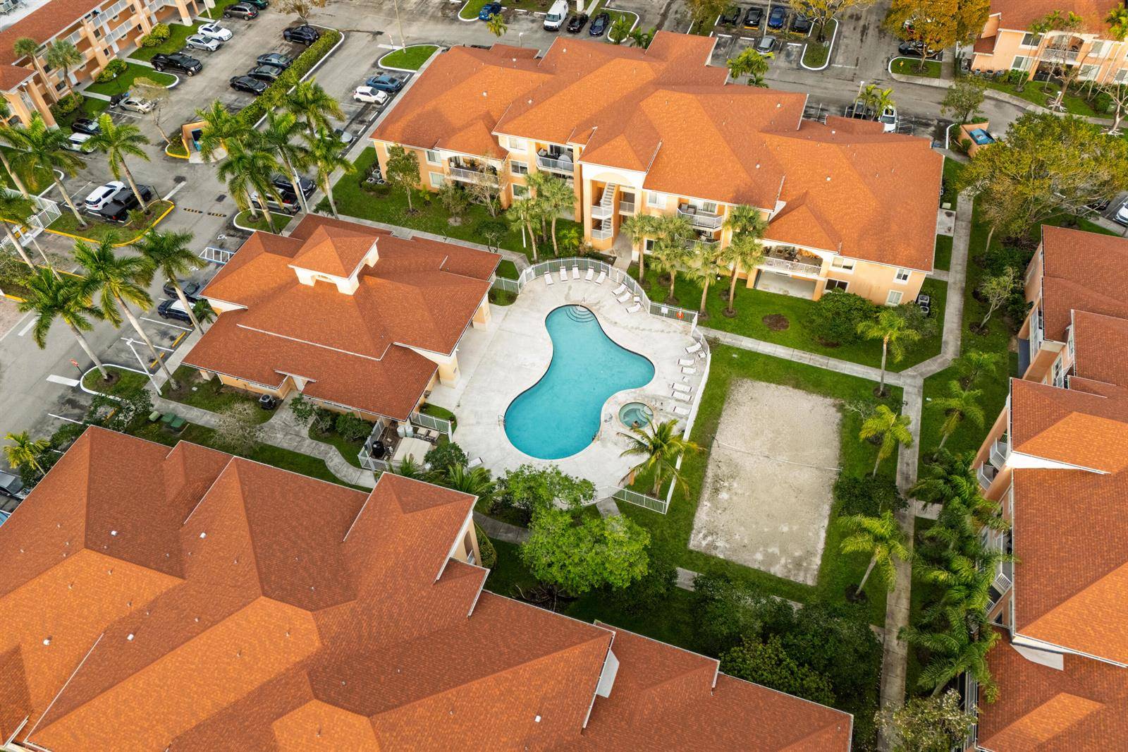 6960 SW 39thDavie - COURTYARDS AT DAVIE CONDO condo unit E205 - picture