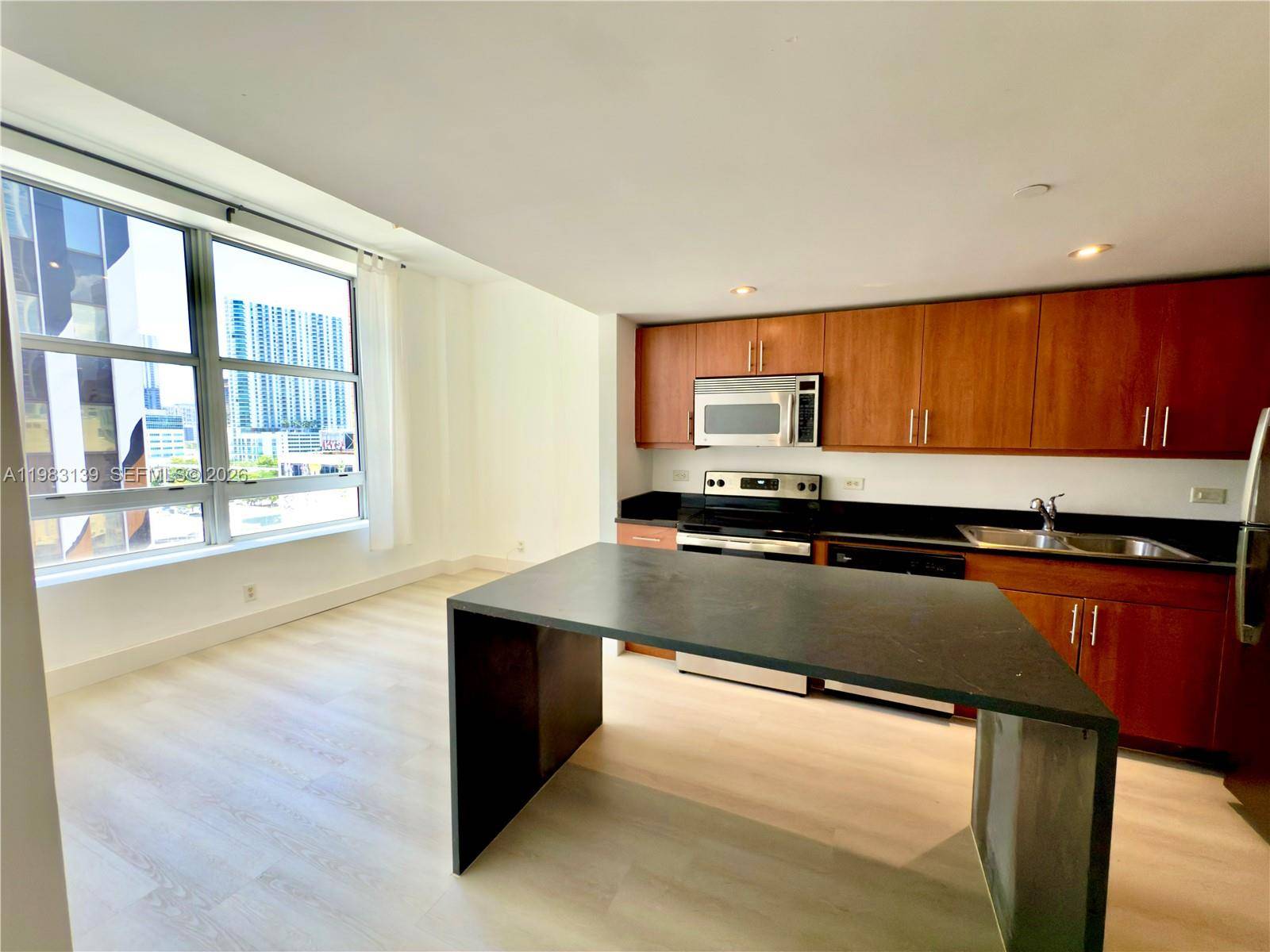111 E Flagler StMiami - Condo 5+ Stories,Condo condo unit 805 - picture