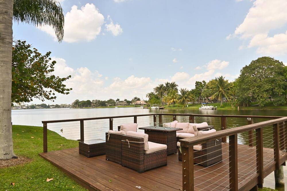 12828 MeadowbreezeWellington - picture