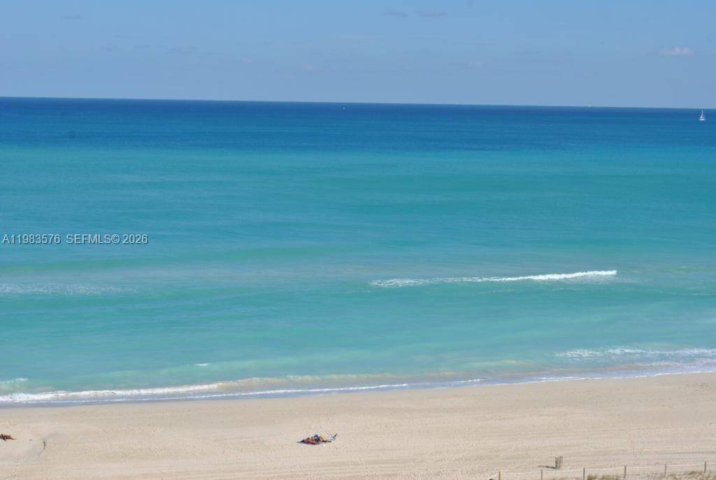 6039 Collins AveMiami Beach - Apartments-Seasonal,Condo condo unit 1006 - picture