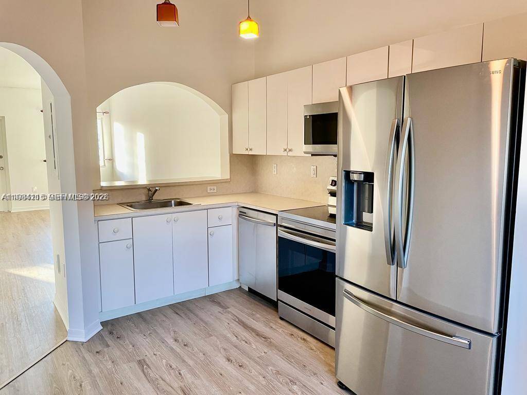 975 NE 33rd TerHomestead - Condo 1-4 Stories,Condo condo unit 203 - picture