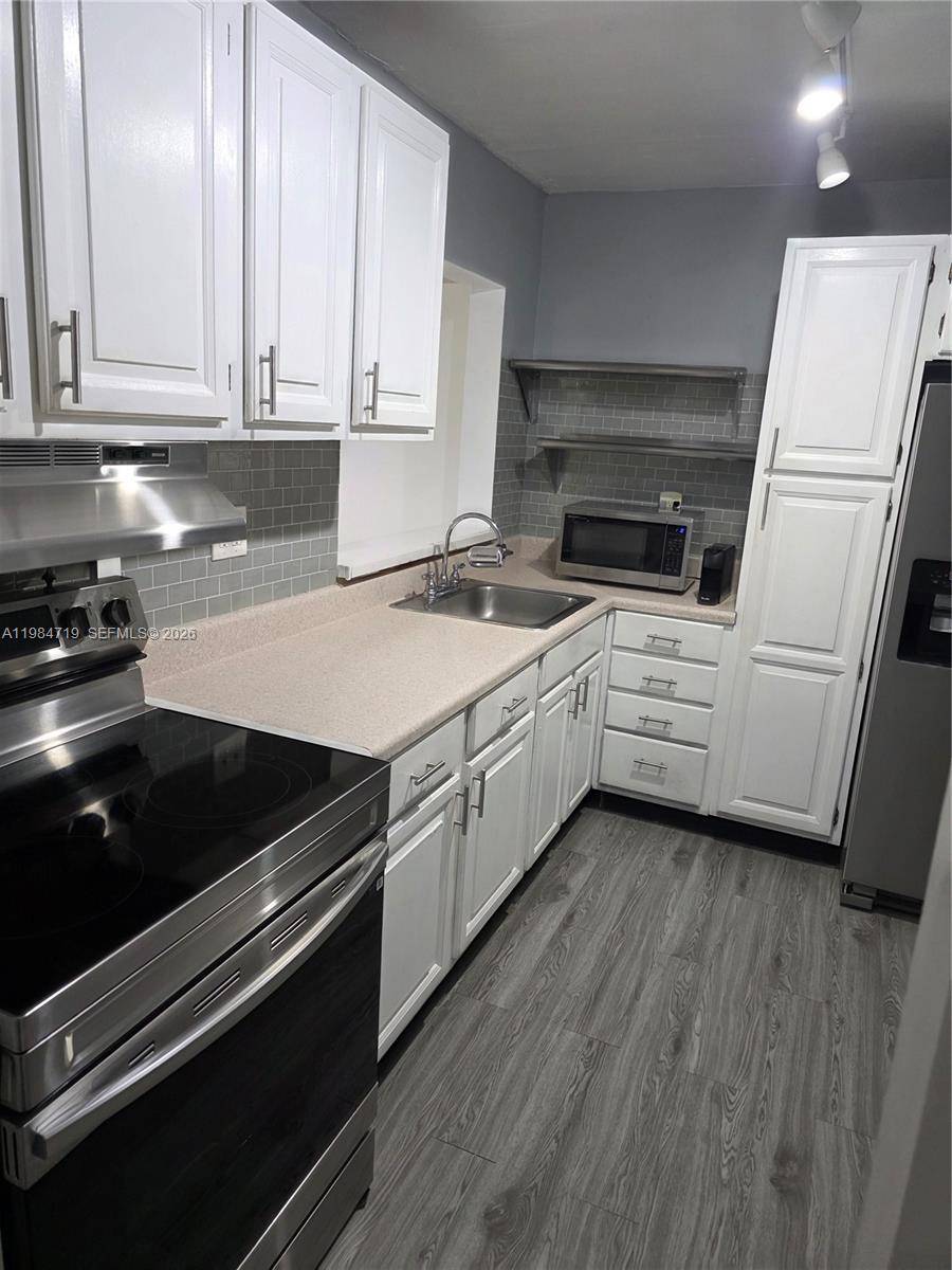 8065 SW 107th AveMiami - Condo 1-4 Stories,Condo condo unit 202 - picture
