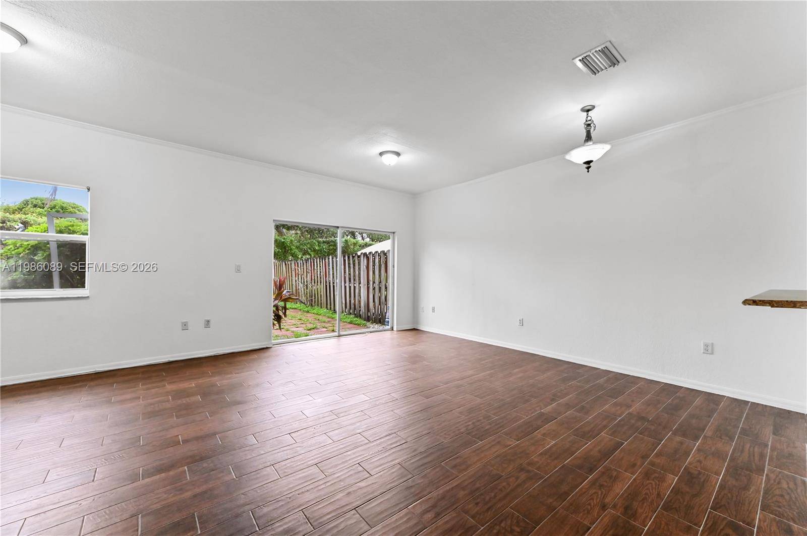 5043 SW 140th TerMiramar - picture