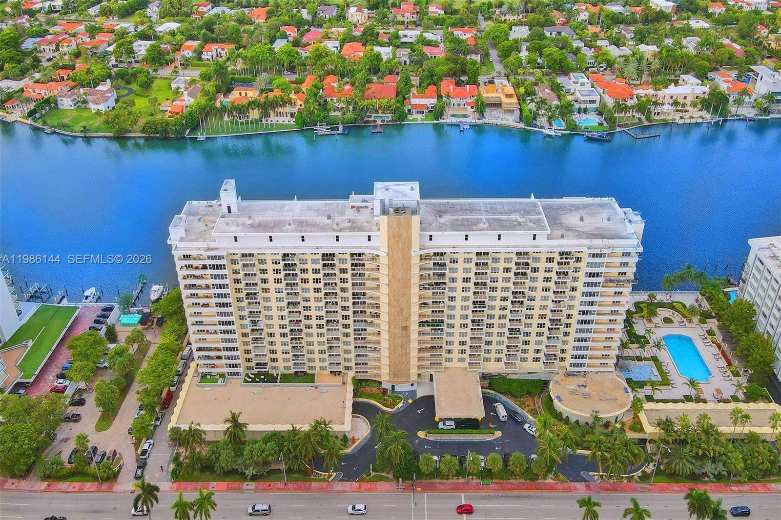 5600 Collins AveMiami Beach - Condo/Co-Op/Seasonal,Condo condo unit 17V - picture