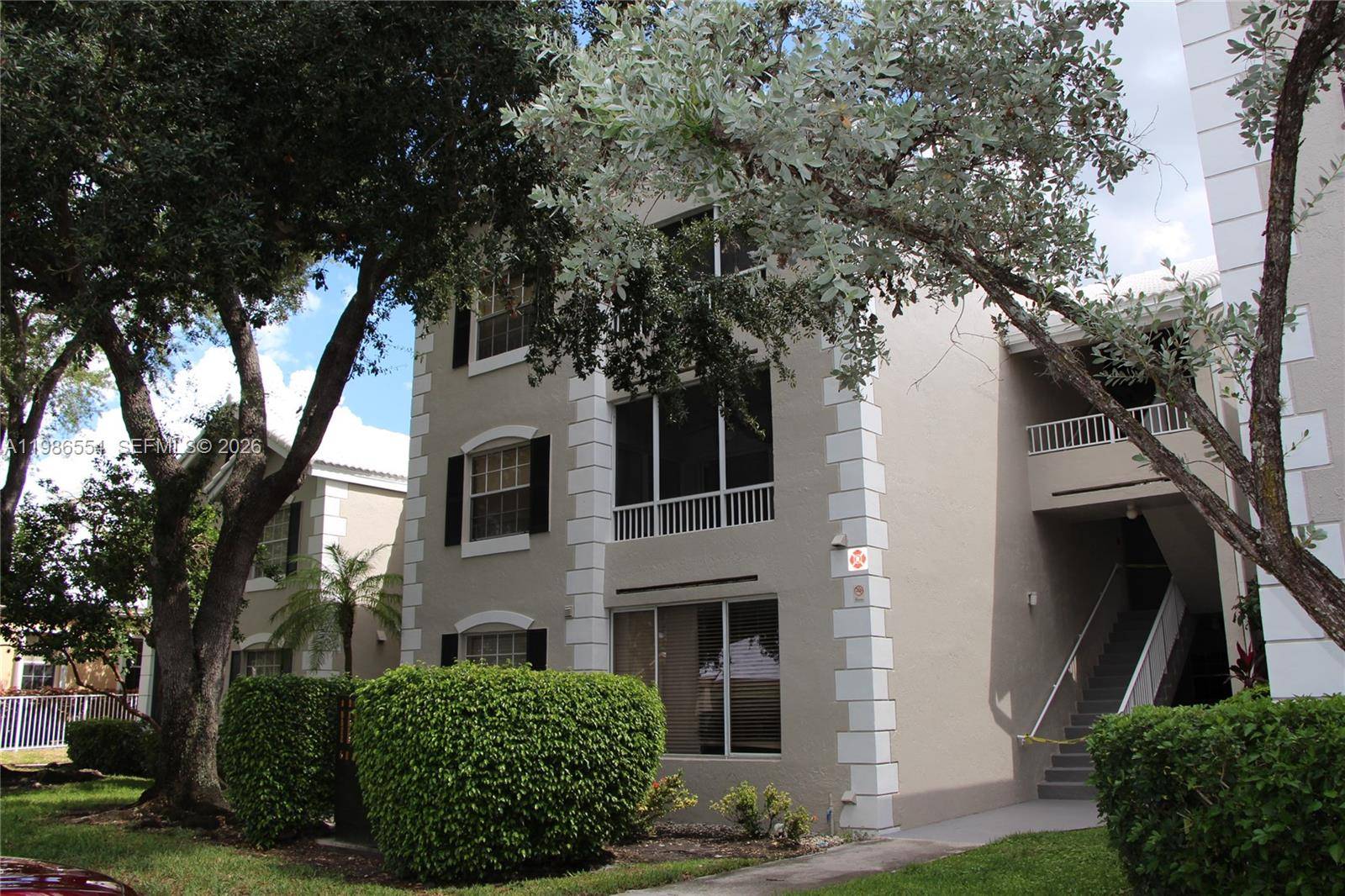 2831 N Oakland Forest DrOakland Park - Condo 1-4 Stories,Condo condo unit 112 - picture