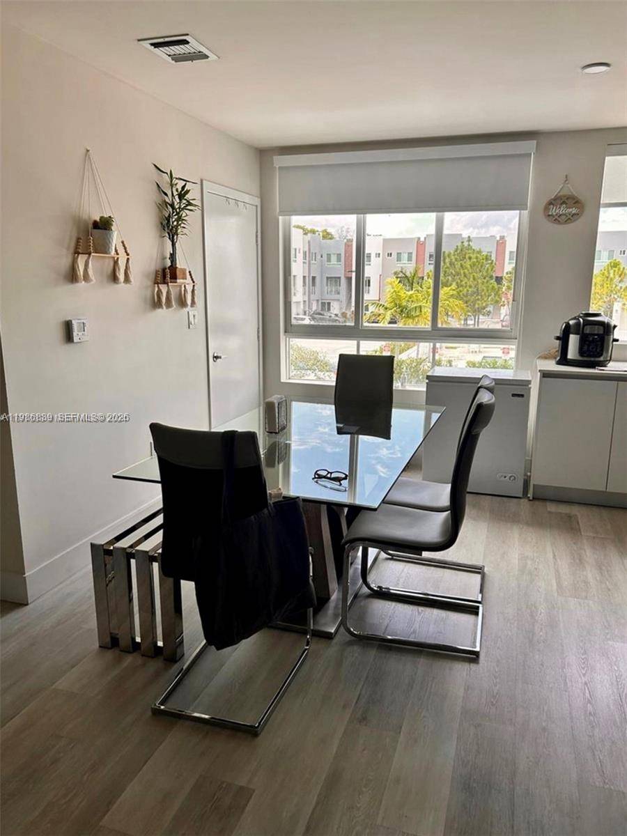 2561 NE 193rd StMiami - Condo 1-4 Stories,Condo condo unit 1201 - picture