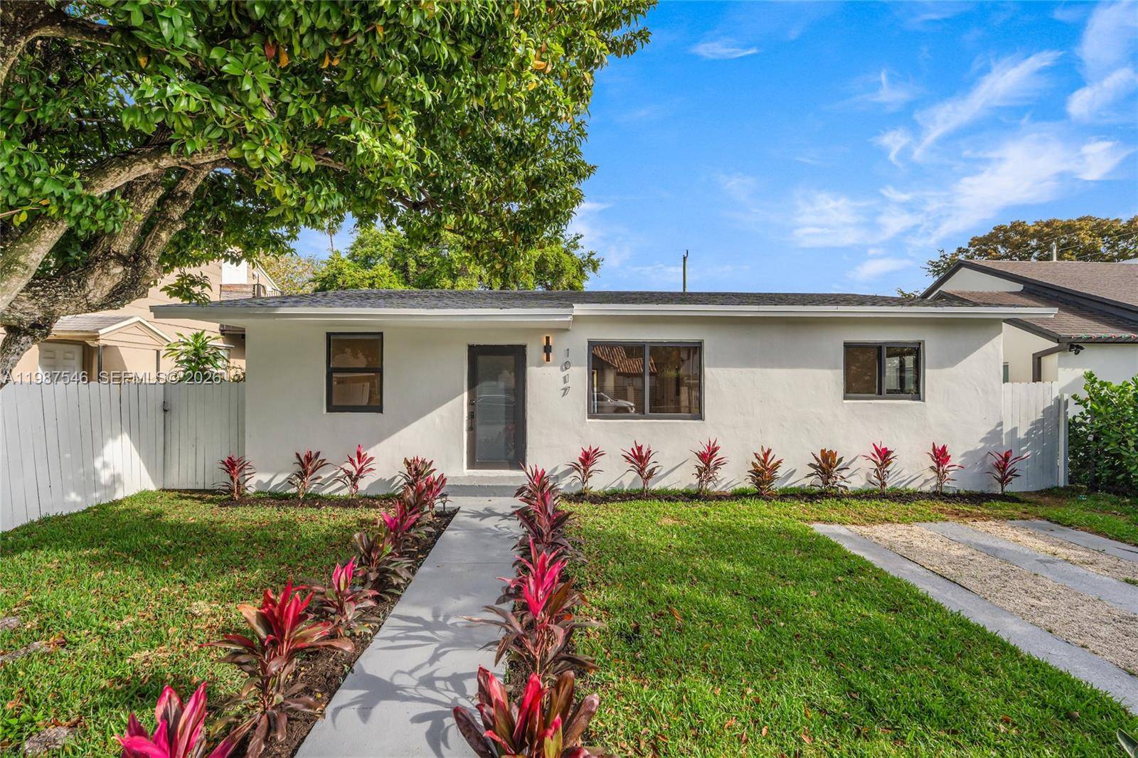 1017 NW 47th StMiami - picture