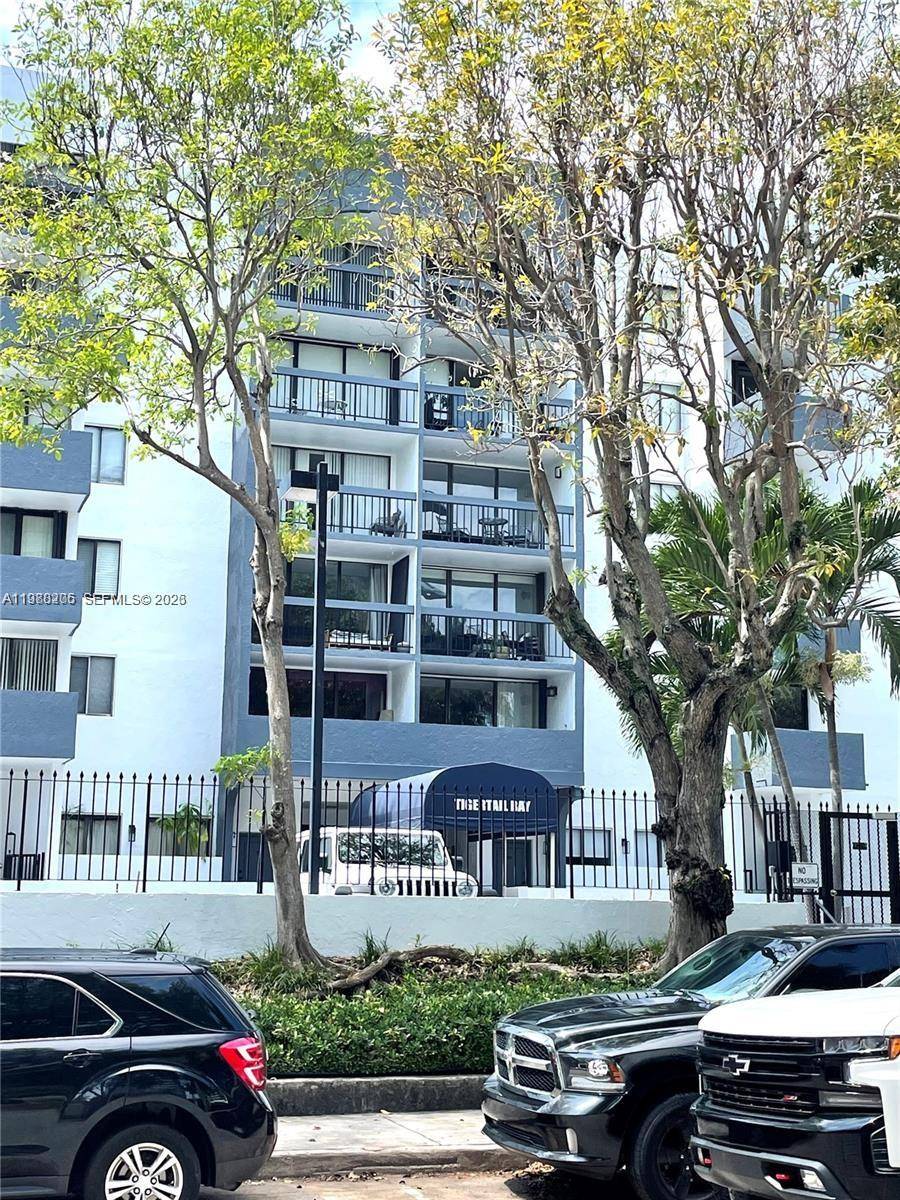 2715 Tigertail AveCoconut Grove - Condo/Co-Op/Annual,Condo condo unit 203 - picture