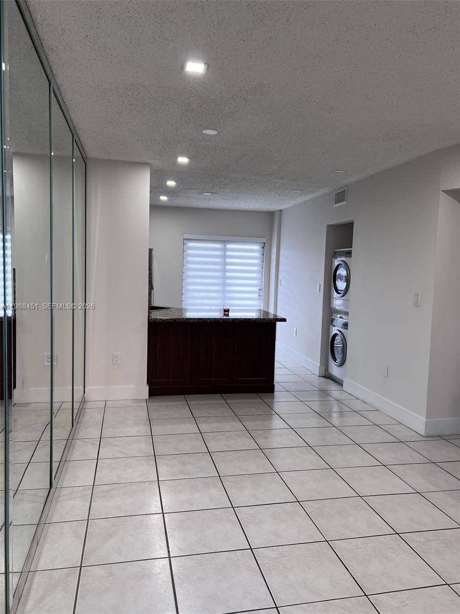 5480 W 21st CtHialeah - Condo 1-4 Stories,Condo condo unit 404 - picture