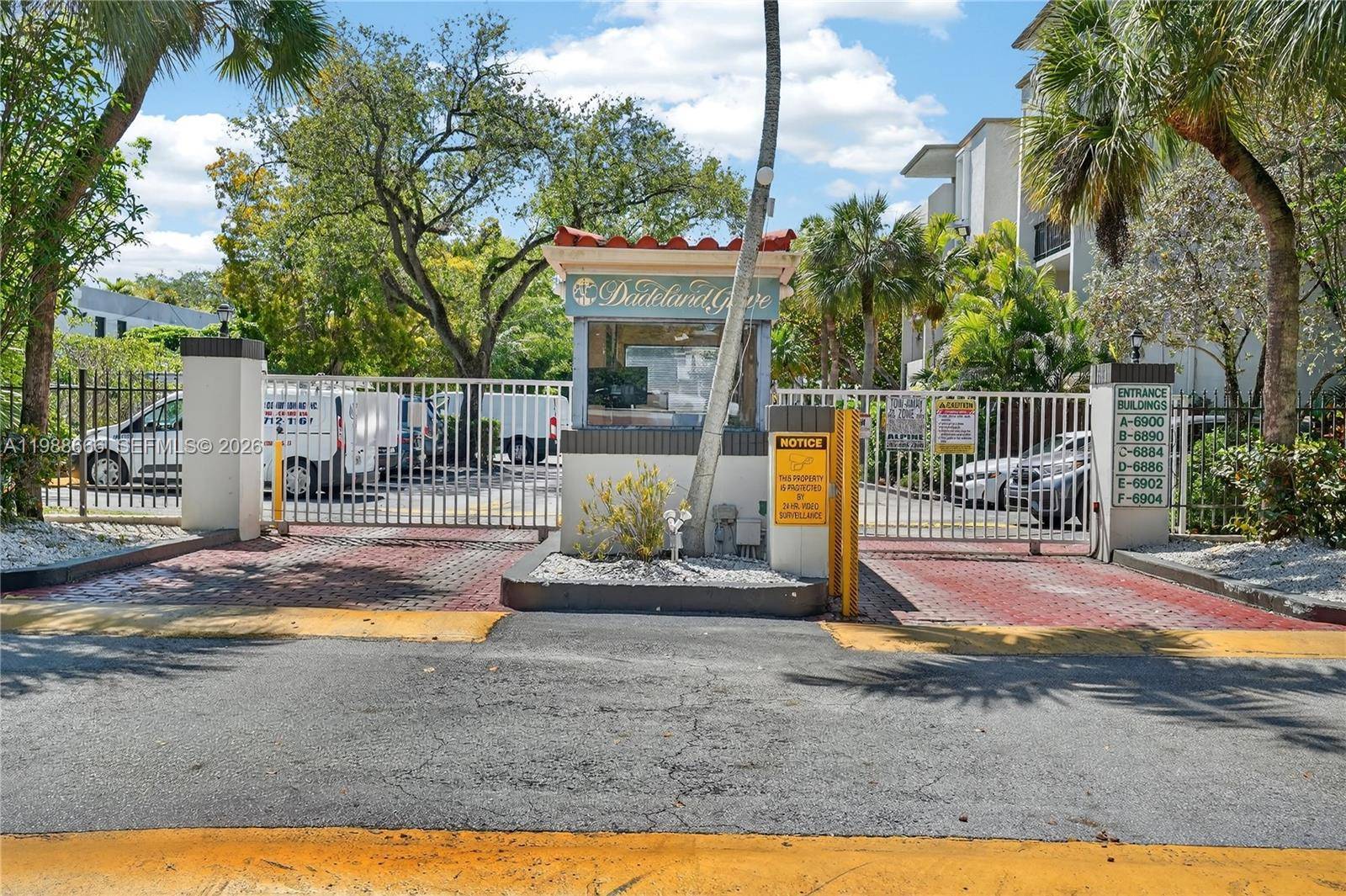 6904 N Kendall DrPinecrest - Condo 1-4 Stories,Condo condo unit F104 - picture