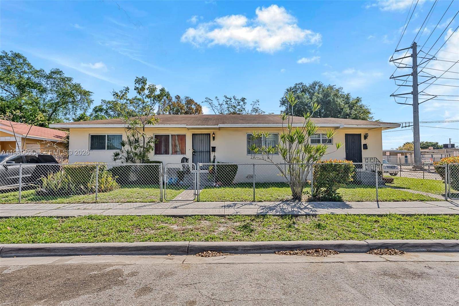 6701 NW 5th AveMiami - picture