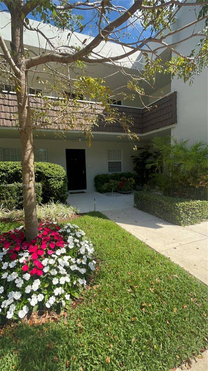 4017 N Cypress DrPompano Beach - Condo/Co-Op/Seasonal,Condo condo unit 102 - picture