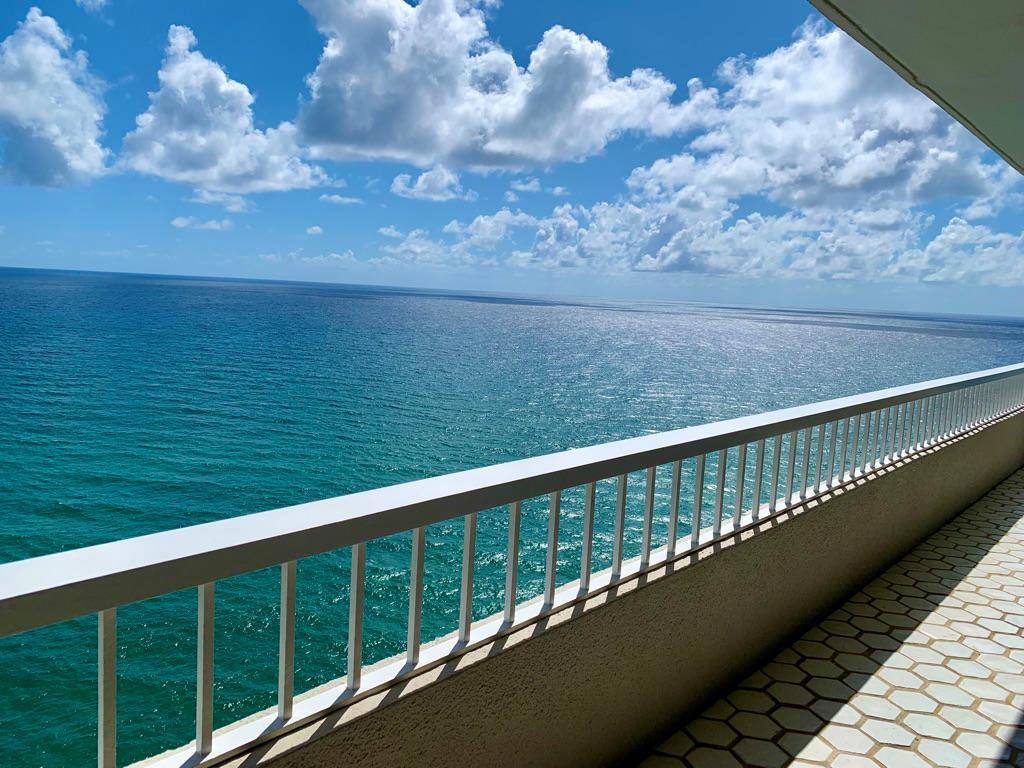 5540 N OceanRiviera Beach - Condo condo unit Ph-a - picture