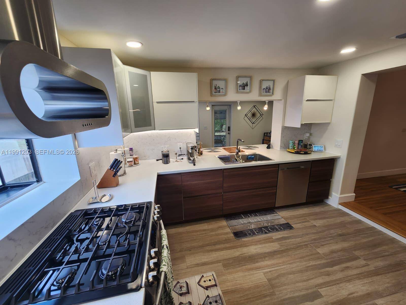 831 Plover AveMiami Springs - picture