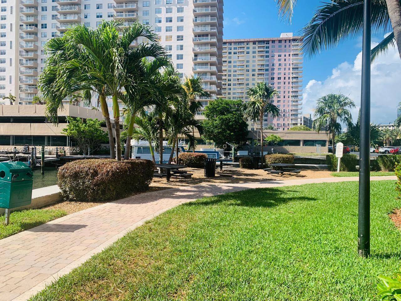 17150 N Bay RdSunny Isles Beach - Condo/Co-Op/Annual,Condo condo unit 2109 - picture