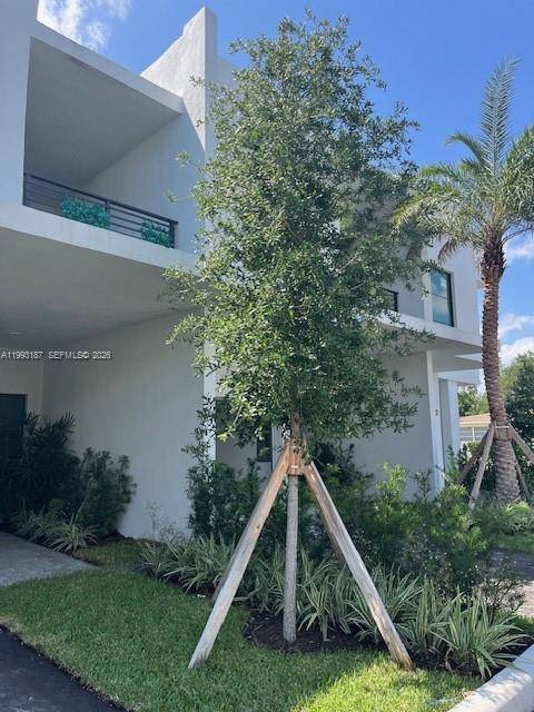 2526 Pierce stHollywood - Townhouse/Villa-Annual,Townhouse condo unit 10 - picture