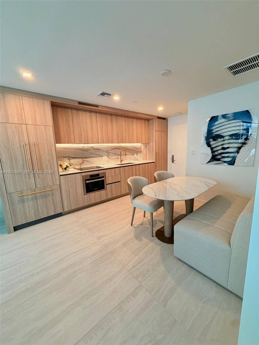 77 SE 5th StMiami - Condo/Co-Op/Annual,Condo condo unit 1608 - picture