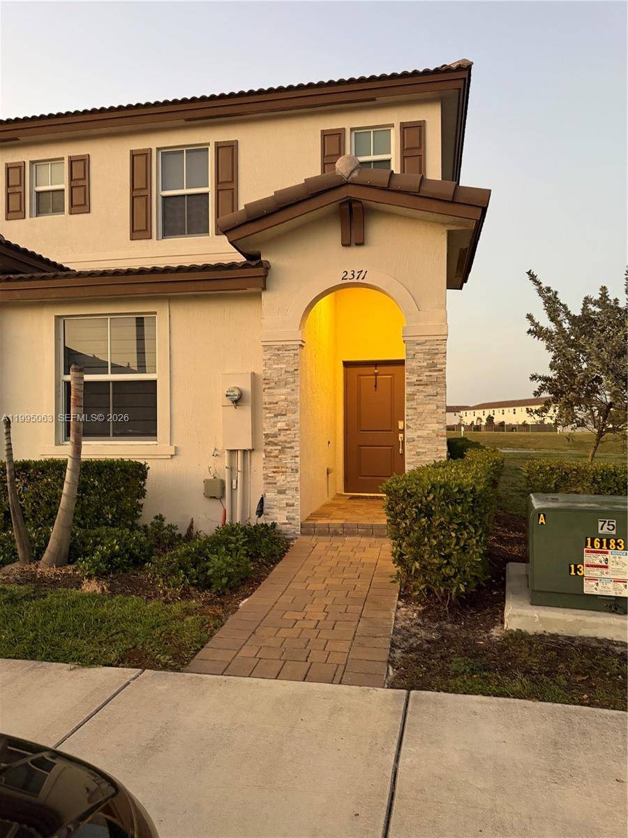 2371 NW 122nd TerMiami - picture