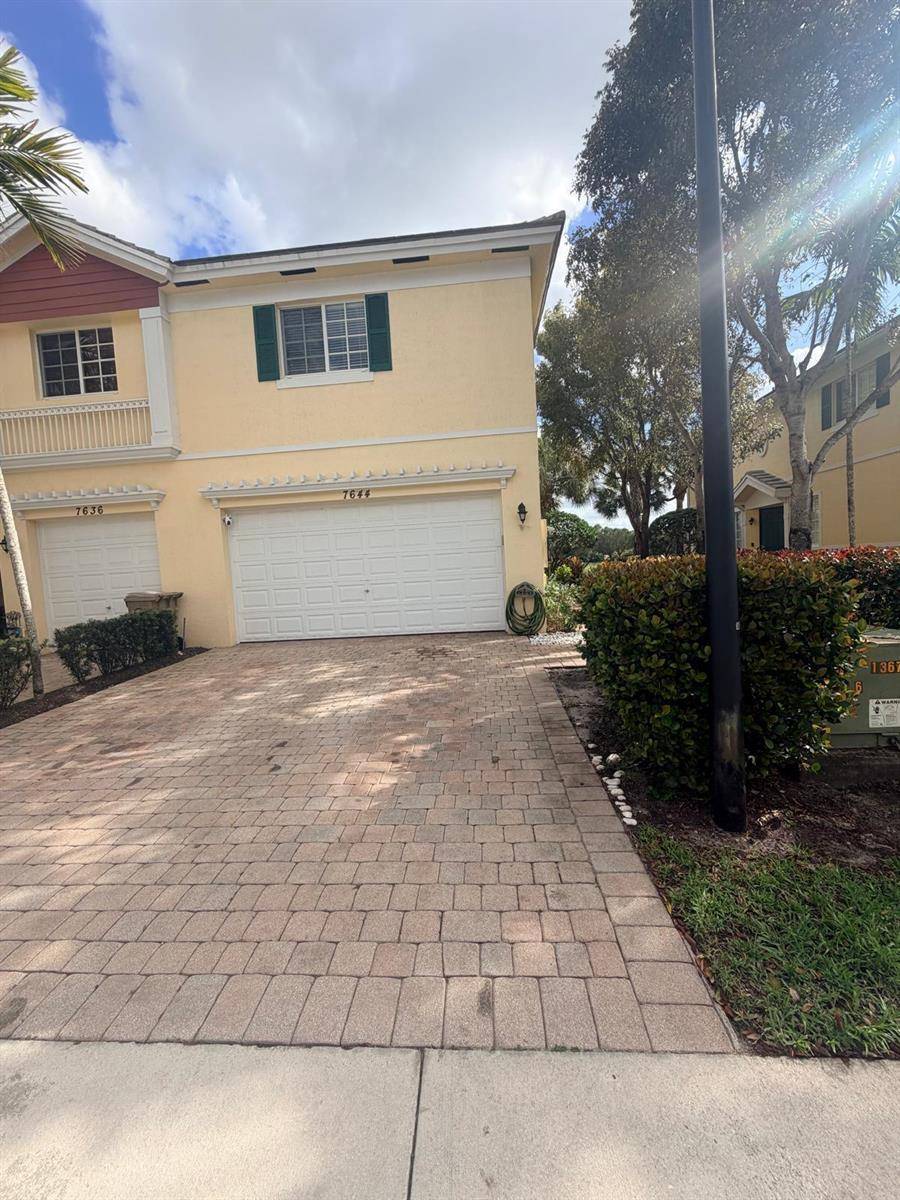 7644 FoxcroftDavie - Townhouse condo unit 7644 - picture