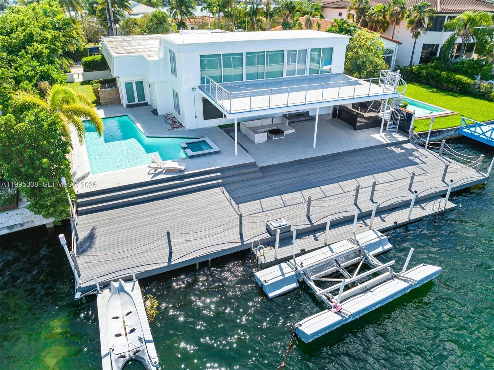 1055 Stillwater DrMiami Beach - picture