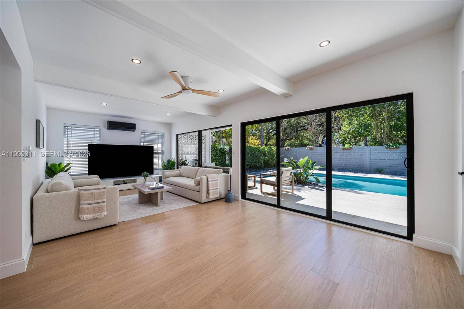 696 NE 67th StMiami - picture