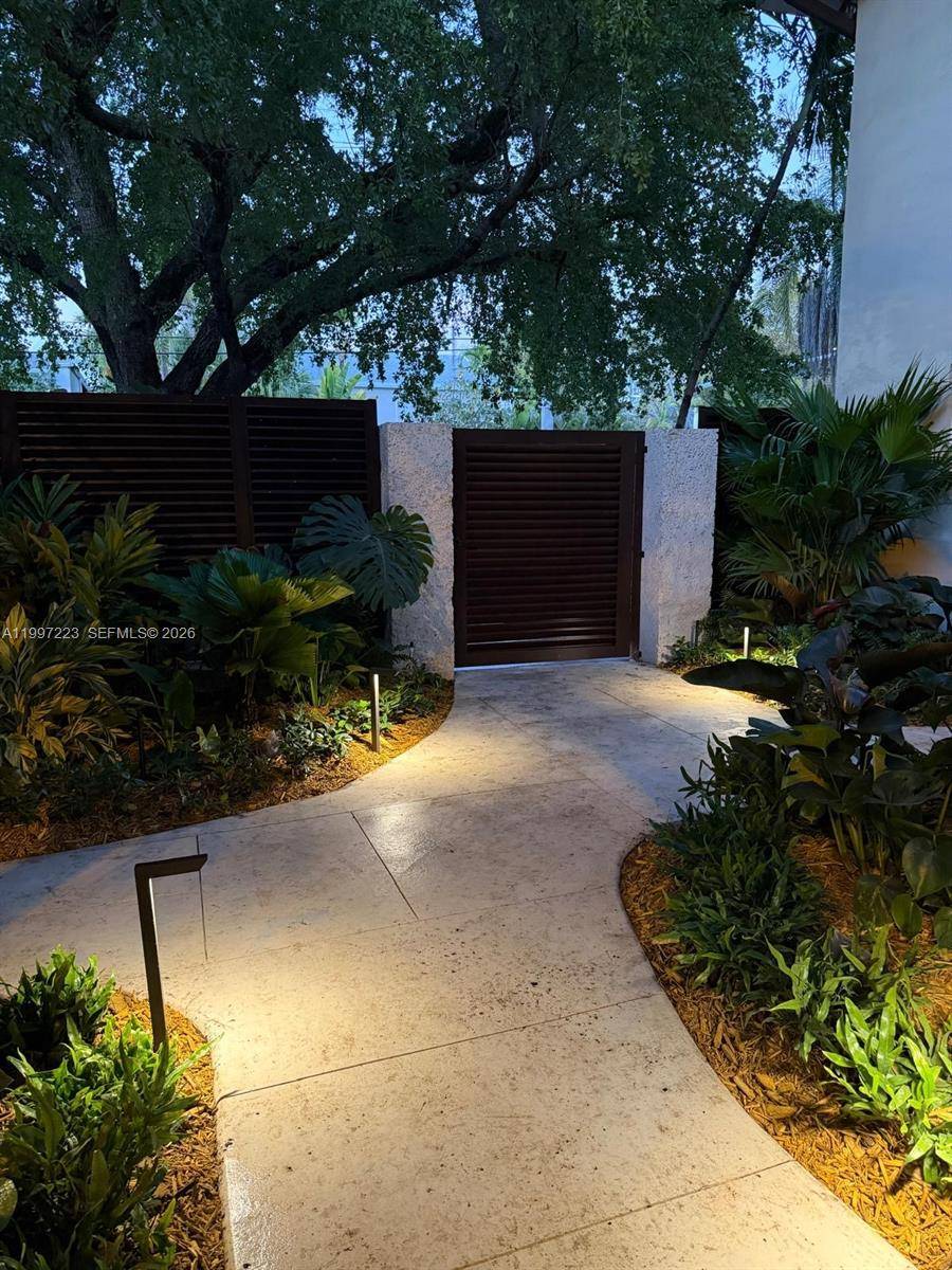 3000 Bird AveCoconut Grove - Condo/Co-Op/Annual,Townhouse condo unit 3C - picture