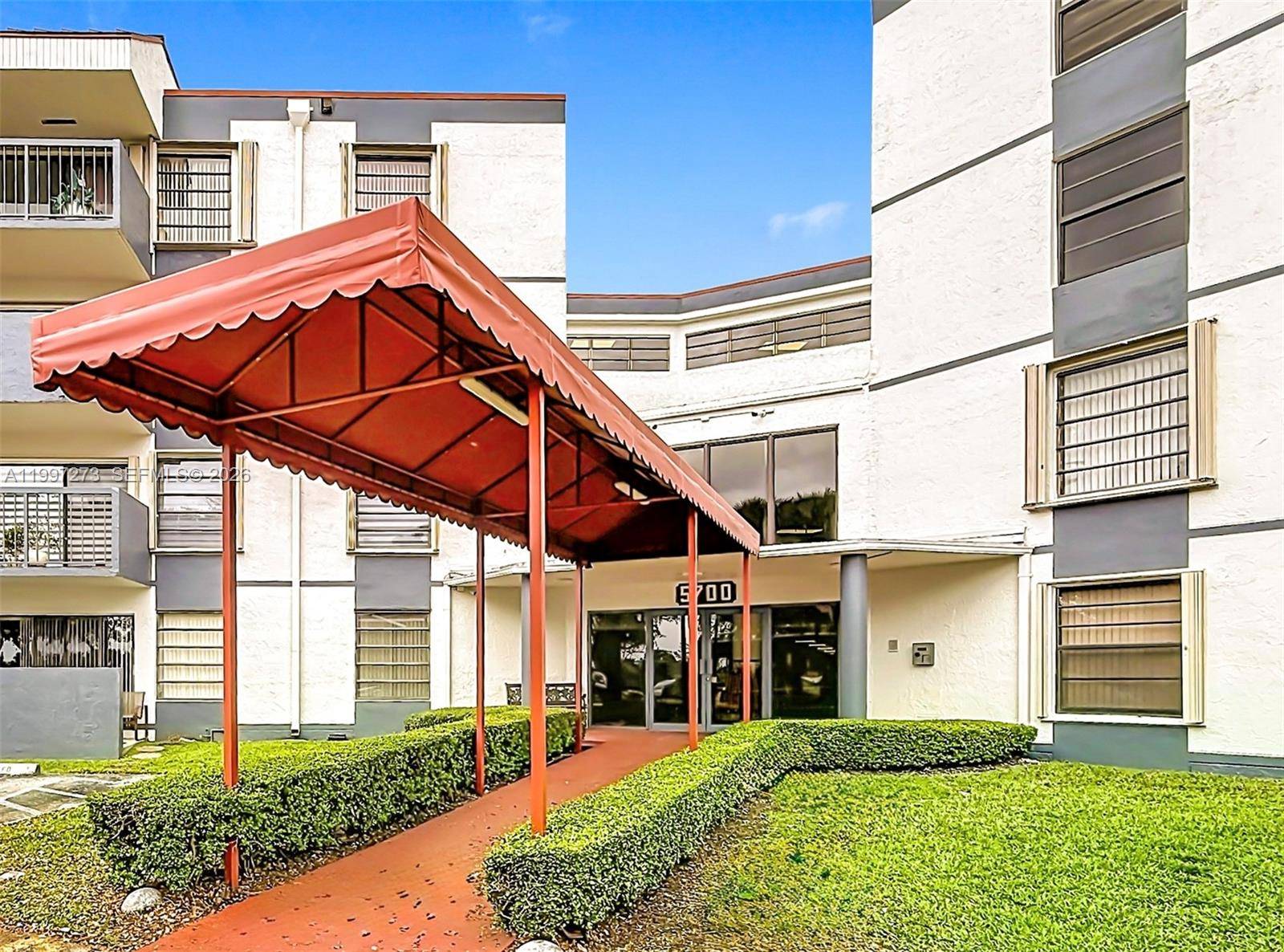 5700 SW 127th AveMiami - Condo 1-4 Stories,Condo condo unit 1208 - picture