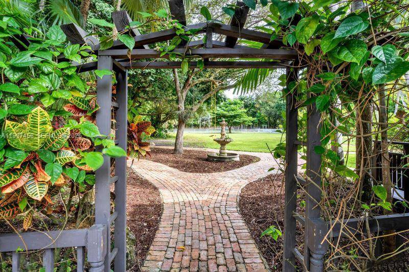 7405 SW 79th CtMiami - picture