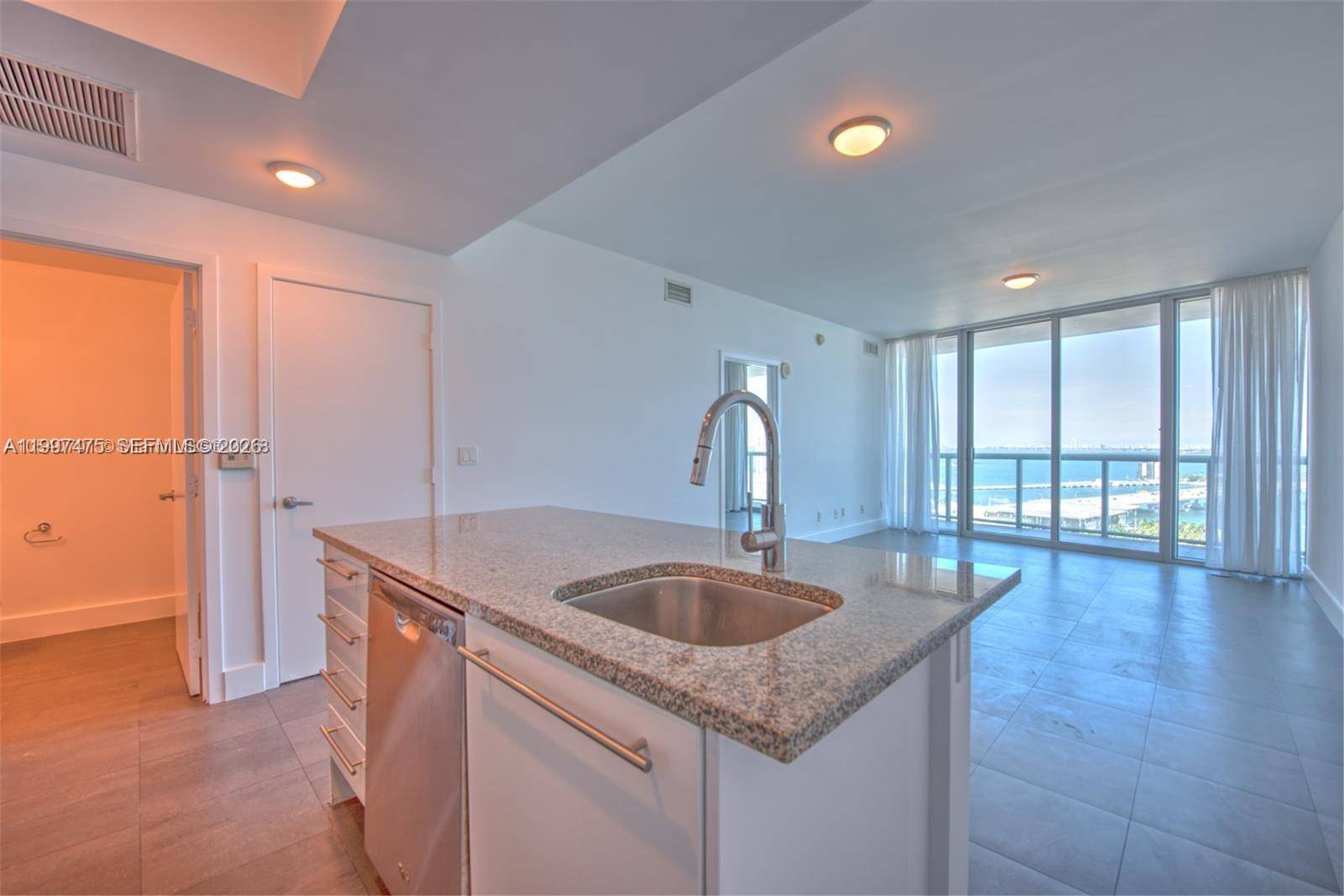 888 Biscayne BlvdMiami - Condo/Co-Op/Annual,Condo condo unit 2410 - picture
