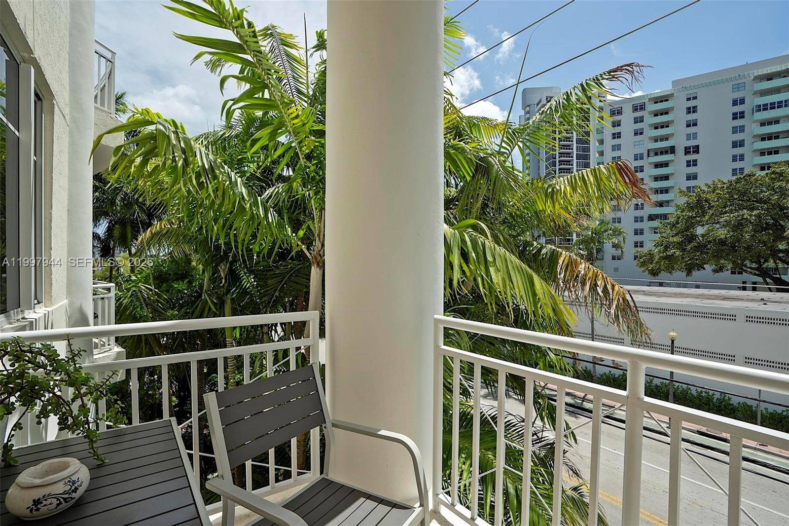 1 Century LnMiami Beach - Condo/Co-Op/Annual,Condo condo unit 303 - picture