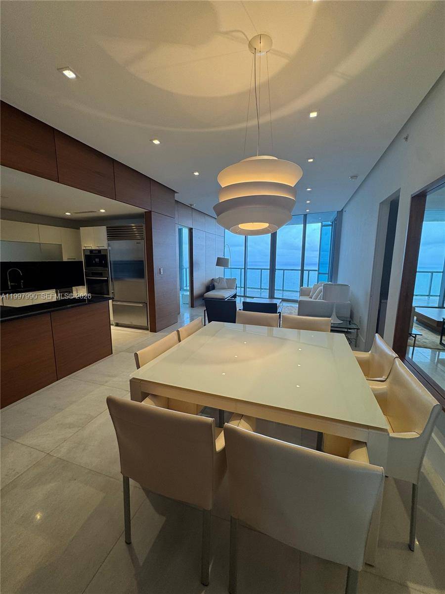17121 Collins AveSunny Isles Beach - Condo/Co-Op/Annual,Condo condo unit 4306 - picture