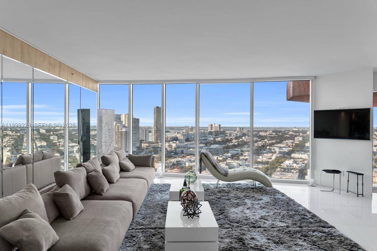 300 S Pointe DrMiami Beach - Condo/Co-Op/Seasonal,Condo condo unit 3105 - picture