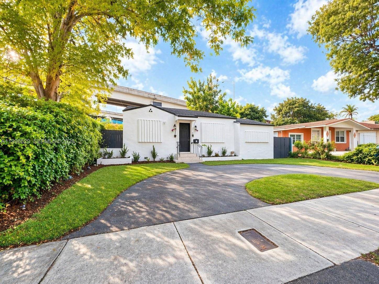 736 NW 41st StMiami - picture