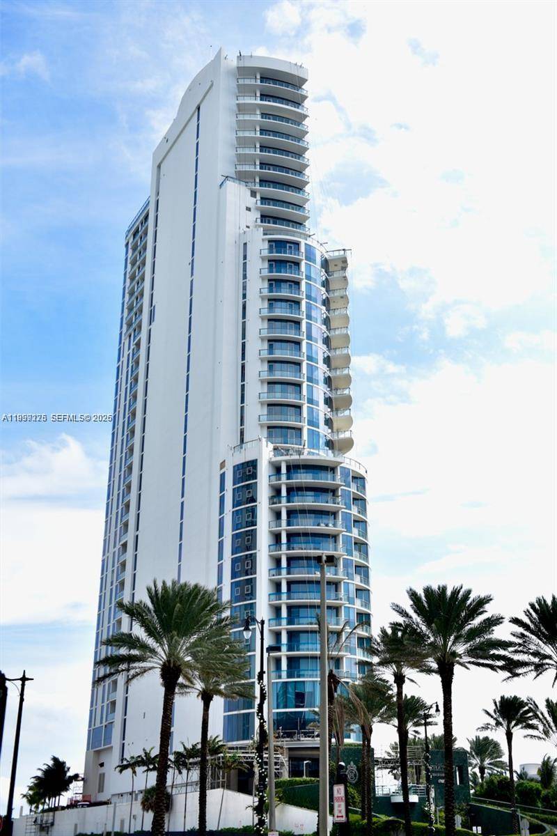 17475 Collins AveSunny Isles Beach - Condo/Co-Op/Annual,Condo condo unit 2802 - picture