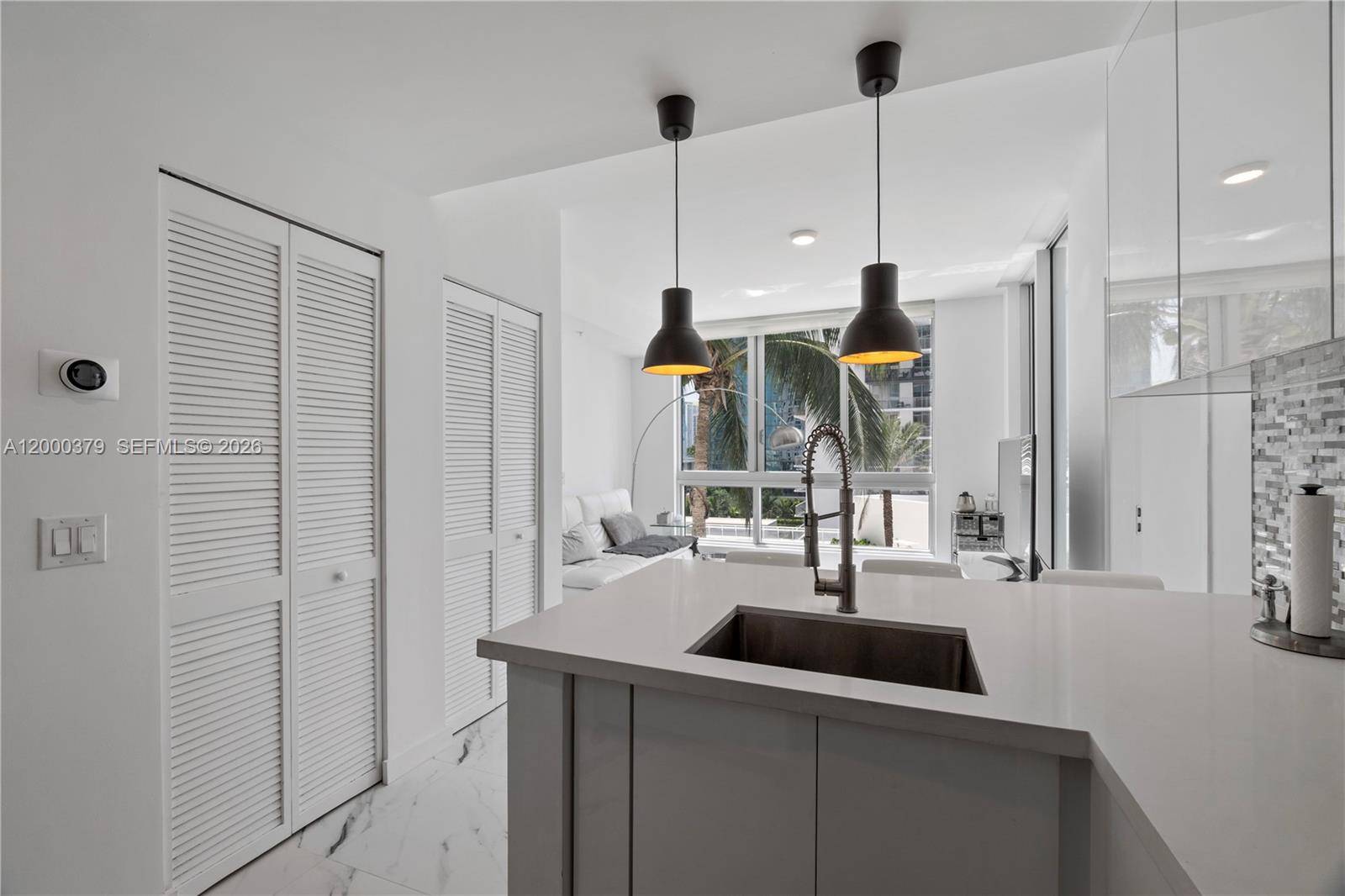 300 S Biscayne BlvdMiami - Condo 5+ Stories,Condo condo unit T-1411 - picture