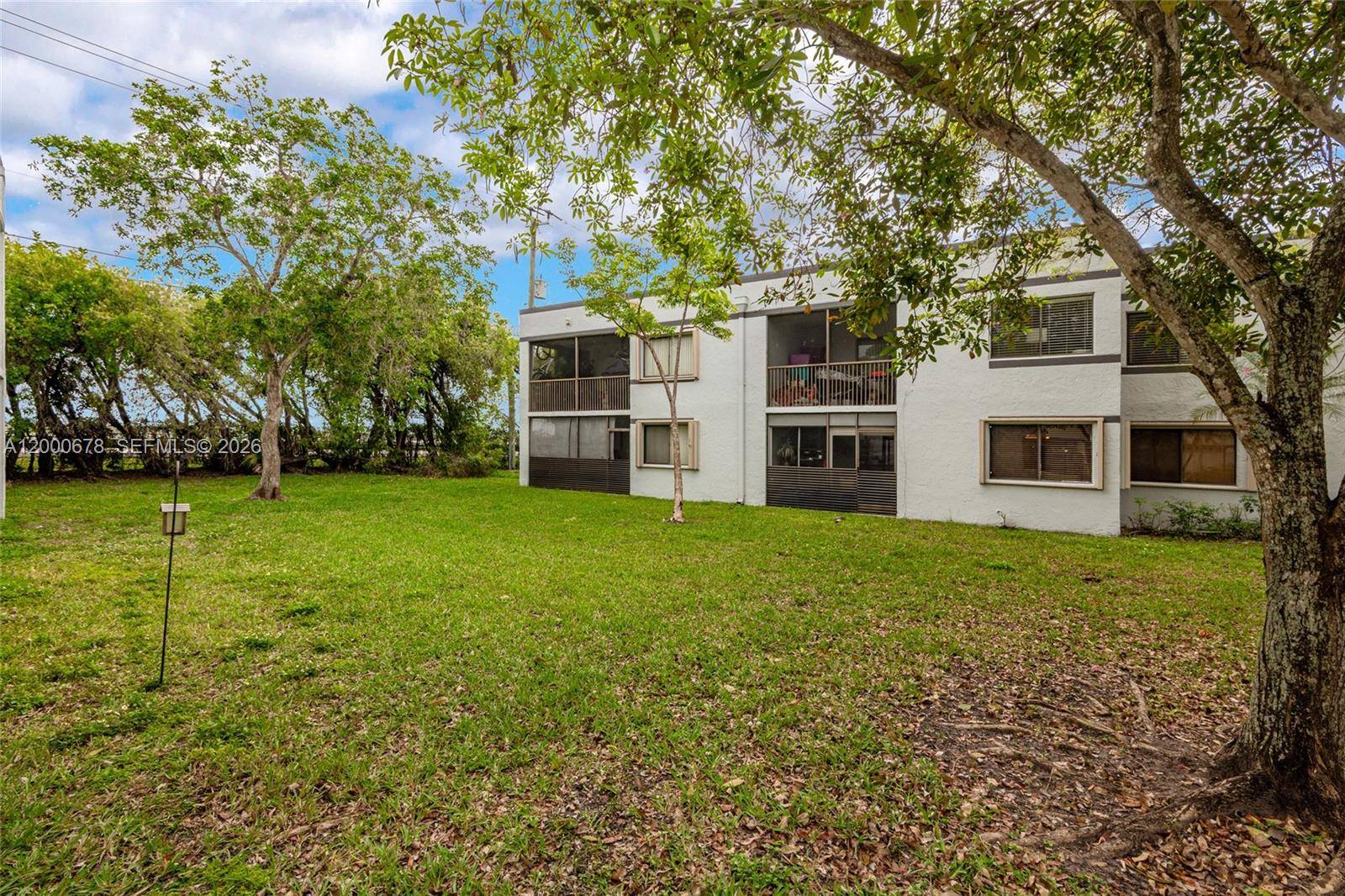 159 Lakeview DrWeston - Condo 1-4 Stories,Condo condo unit 102 - picture