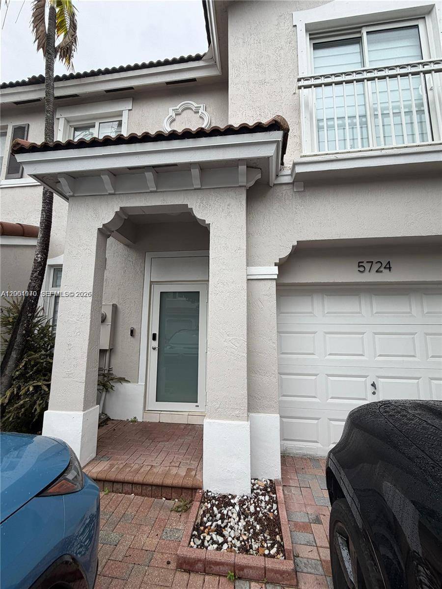 5724 NW 112th PlDoral - Townhouse/Villa-Annual,Townhouse condo unit 5724 - picture