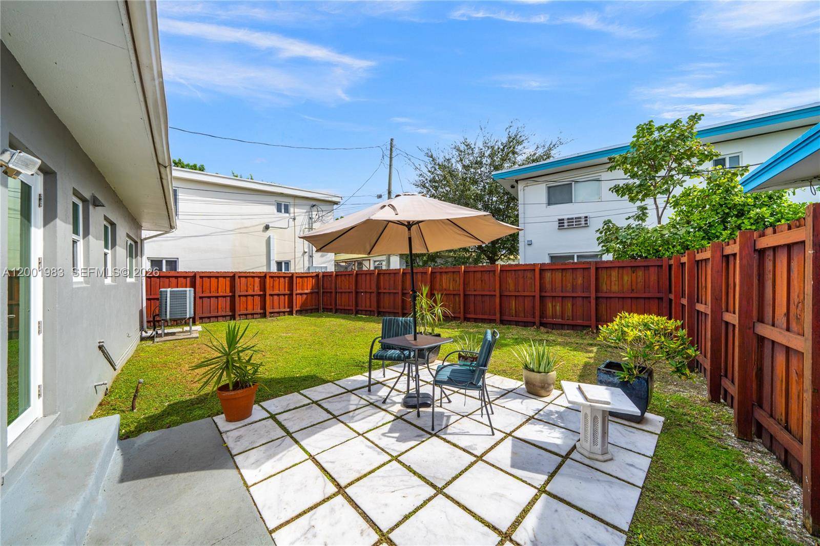 2010 Calais DrMiami Beach - picture