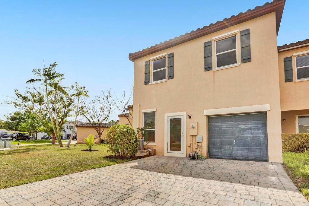 9081 SW 169thMiami - picture