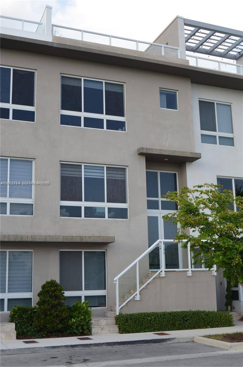 10347 NW 64thDoral - Townhouse/Villa-Annual,Townhouse condo unit Ln - picture