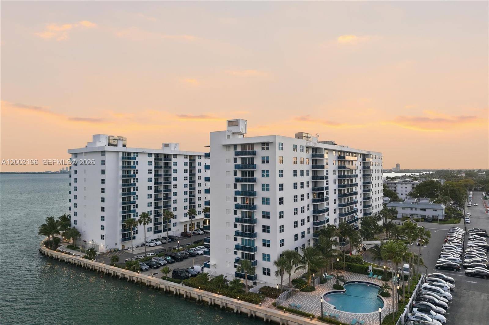 7501 E Treasure DrNorth Bay Village - Condo 5+ Stories,Condo condo unit 4EF - picture