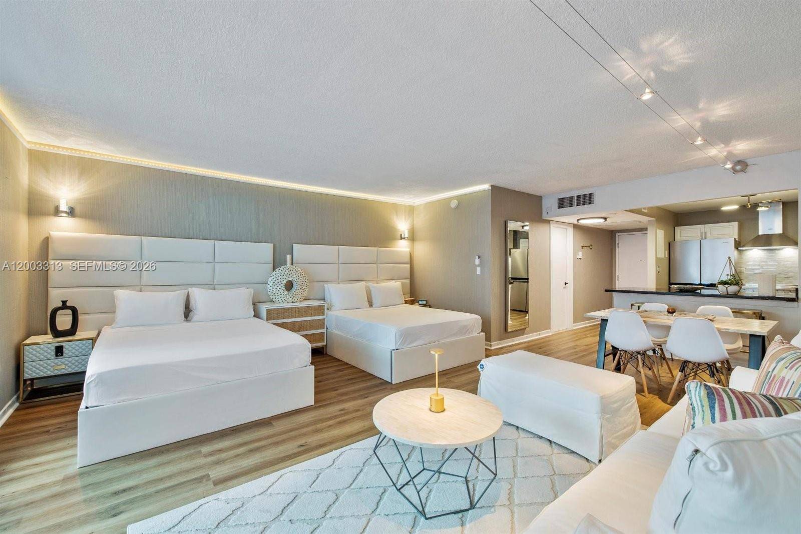 2301 Collins AveMiami Beach - Condo/Co-Op/Annual,Condo condo unit 421 - picture