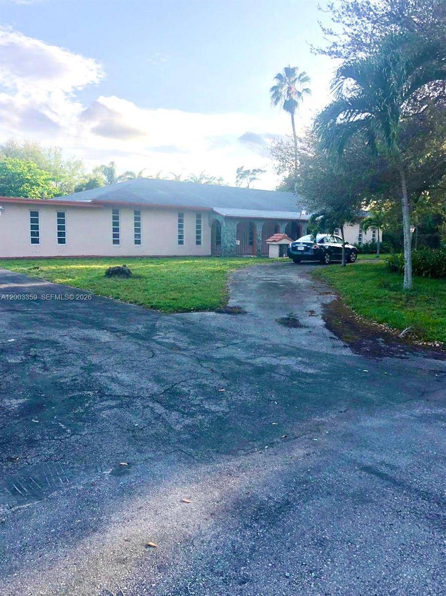 4900 SW 36th CtPembroke Park - picture