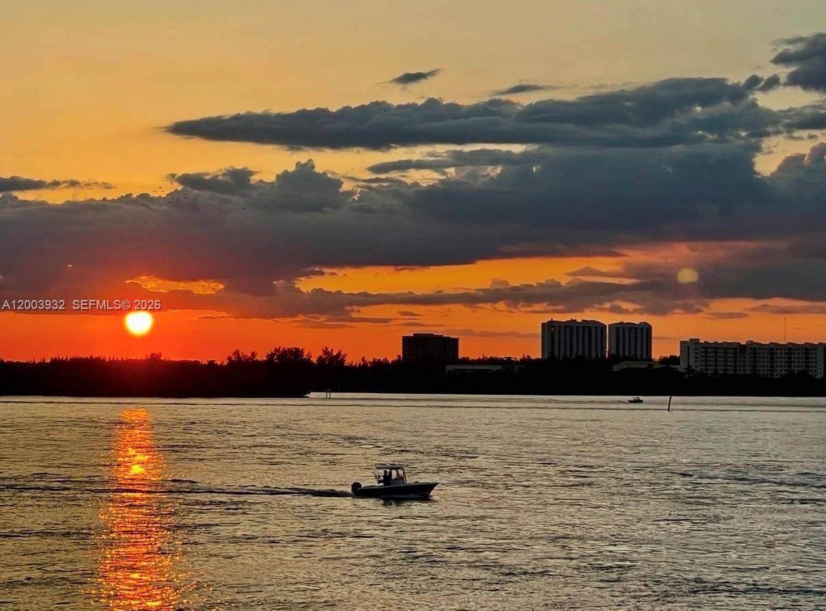 286 Bal Bay DrBal Harbour - Condo/Co-Op/Annual,Condo condo unit 2B - picture