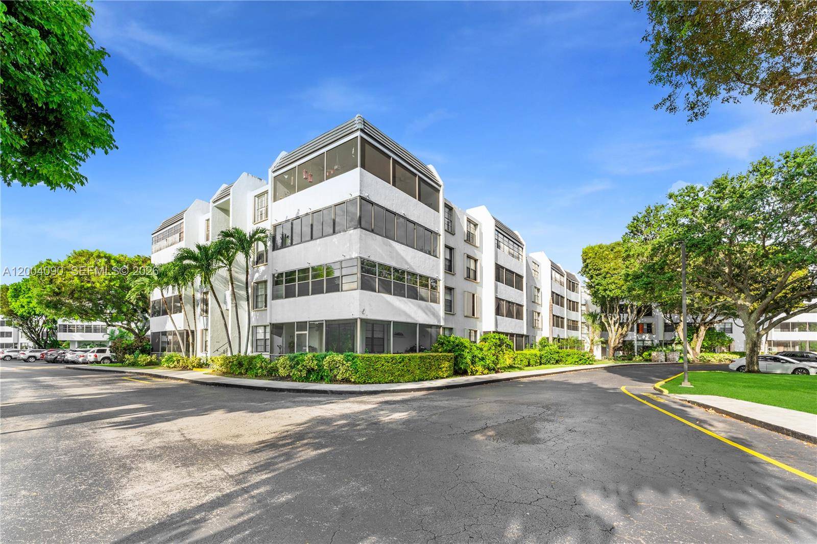 10852 N Kendall DrMiami - Condo 1-4 Stories,Condo condo unit 312 - picture