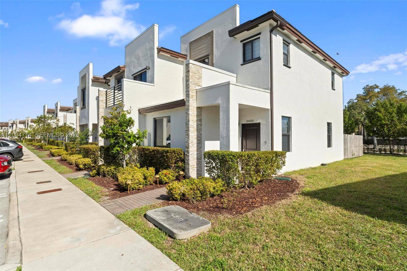 20655 NE 7th PlMiami - picture